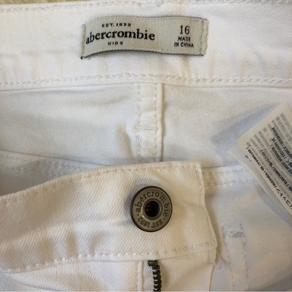 Abercrombie Kids Girl’s White Denim Jeans Bermuda Shorts - Picture 4 of 9